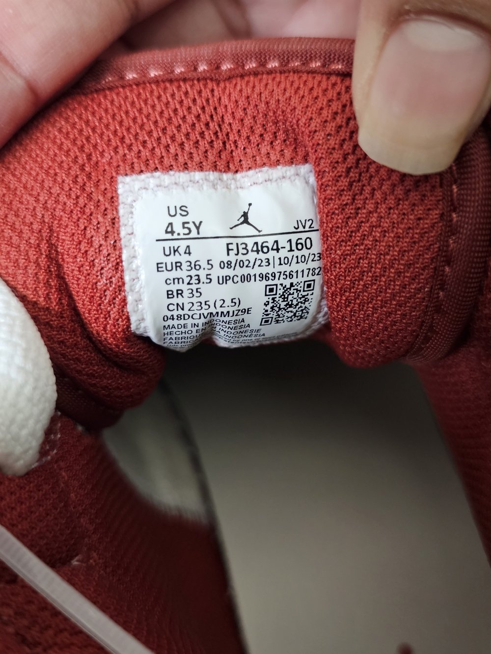 Nike White and Red Air Jordan 1 Mid Sneakers Boys SIZE 4.5Y - Picture 3 of 5